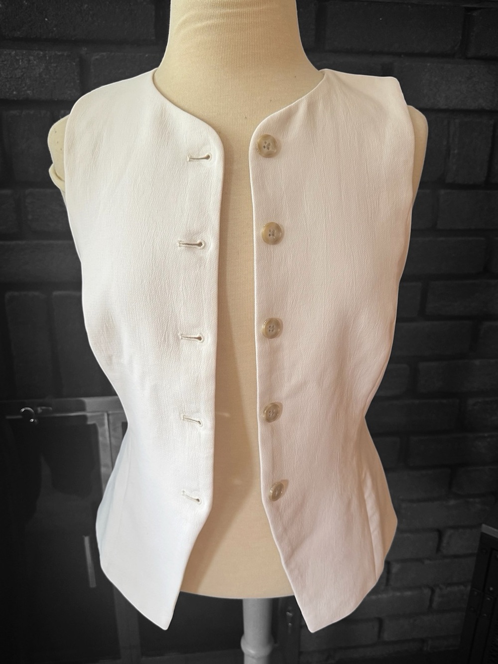 Wilfred Cream Sleeveless Button-Front Vest Top size 8 used once